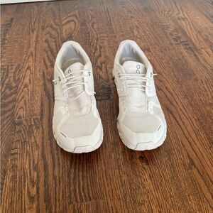On Clouds Athletic shoes